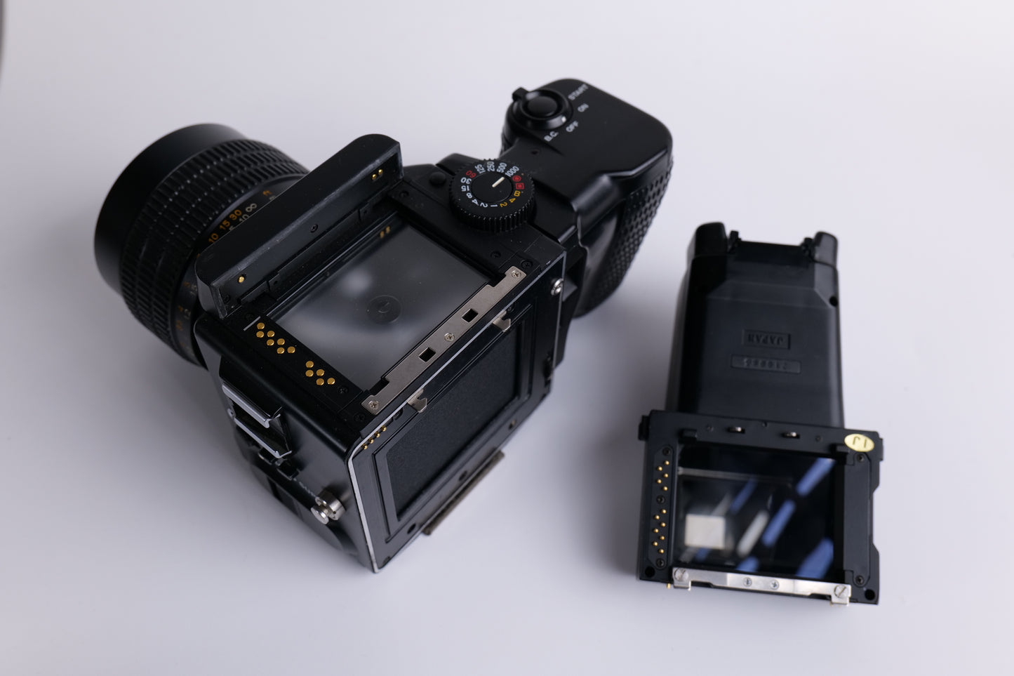Mamiya 645 Super & Mamiya-Sekor N 45mm f2.8 & Accessoires