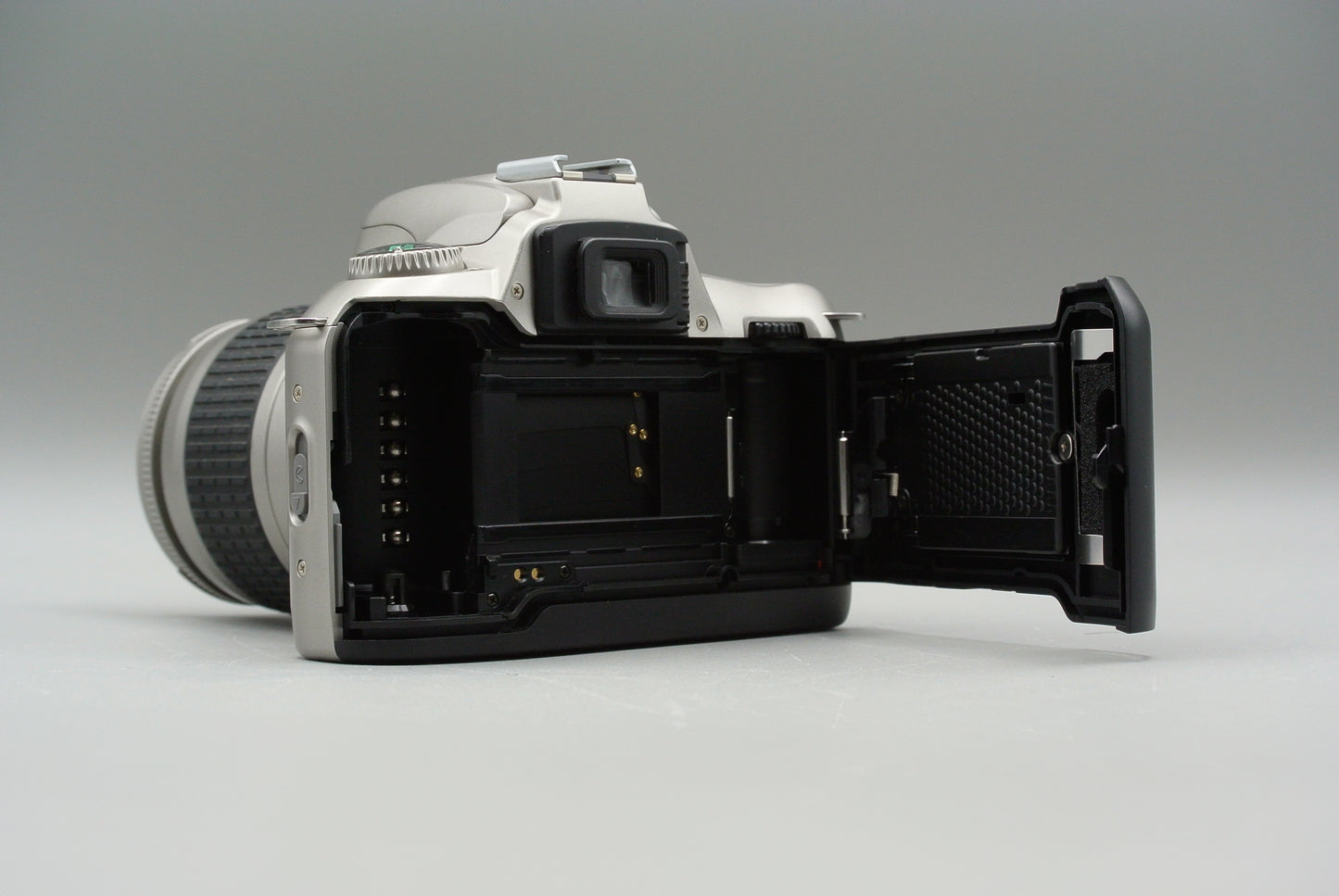 Nikon F55 & Nikkor AF 28-80mm