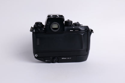 Nikon F4s & AF Nikkor 35-70mm