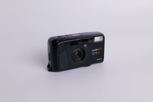 Yashica T4 D