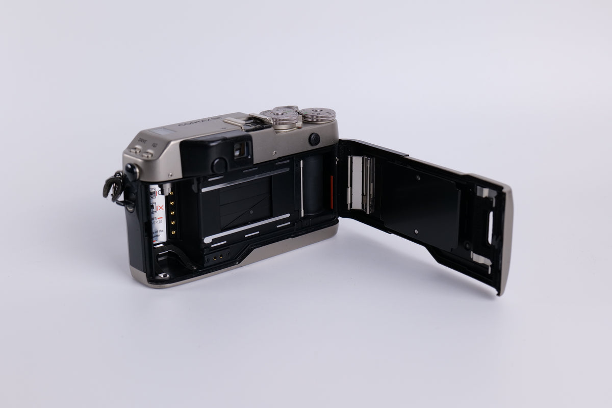 Contax G1 & Zeiss Biogon 28mm f/2.8 T*