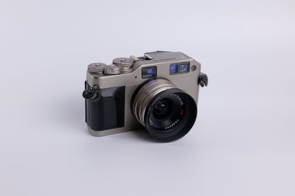Contax G1 & Zeiss Biogon 28mm f/2.8 T*