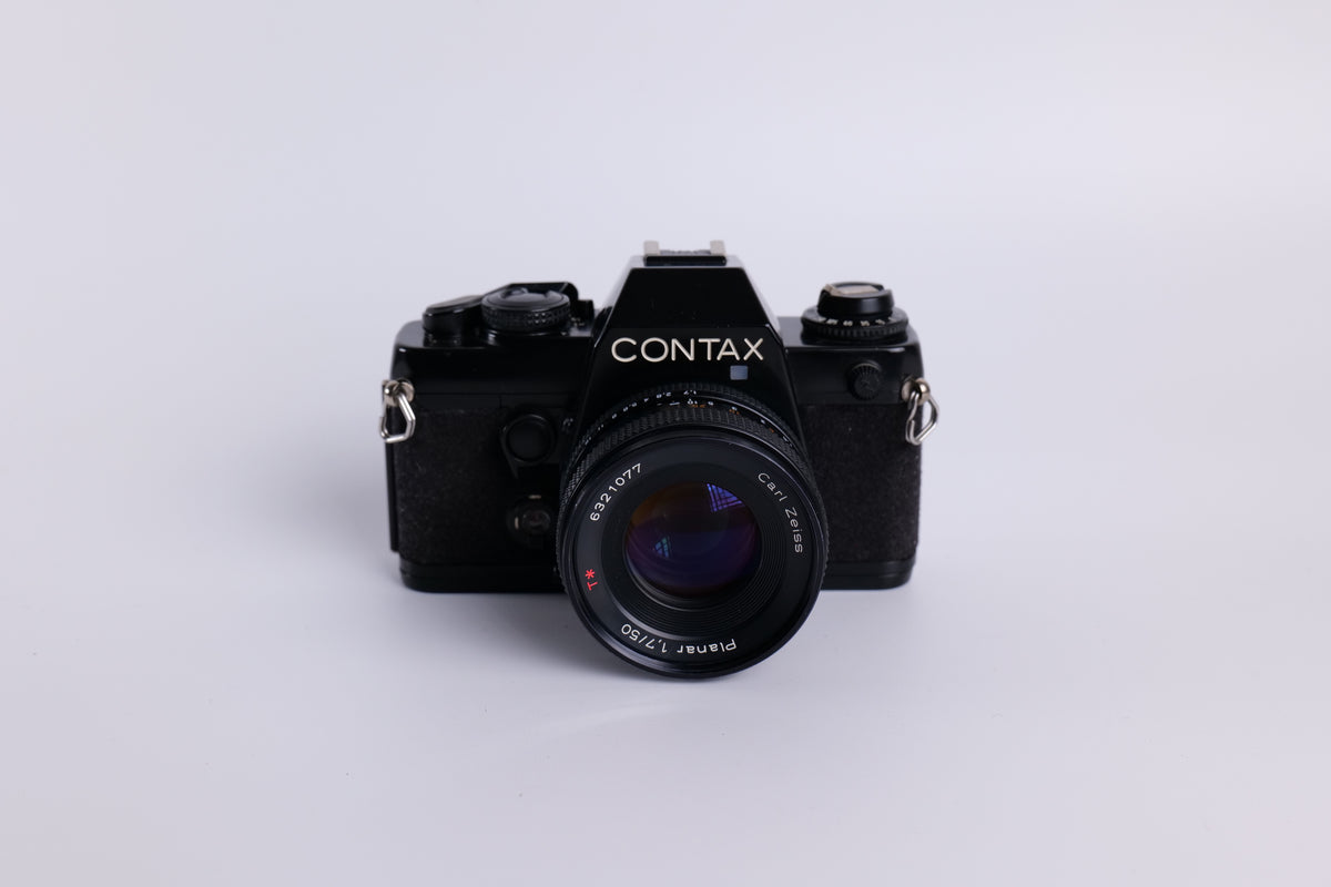 Contax 139 Q & Zeiss Planar 50mm f/1.7 T*