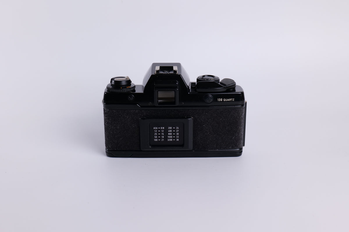 Contax 139 Q & Zeiss Planar 50mm f/1.7 T*