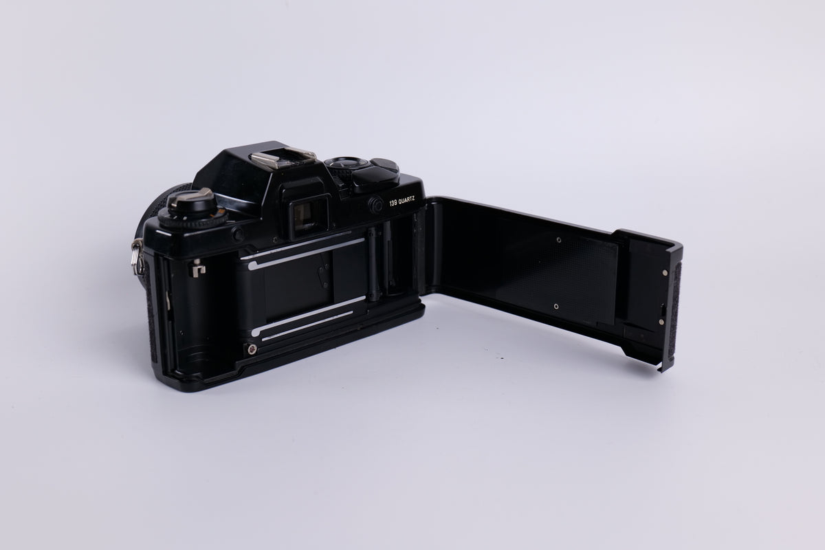 Contax 139 Q & Zeiss Planar 50mm f/1.7 T*