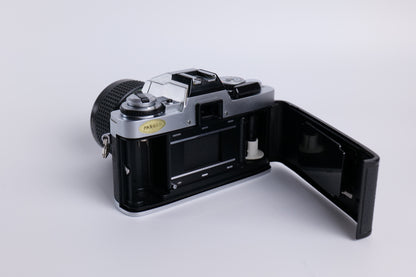 Minolta XG-M & Zoom Rokkor 35-70mm f/3.5
