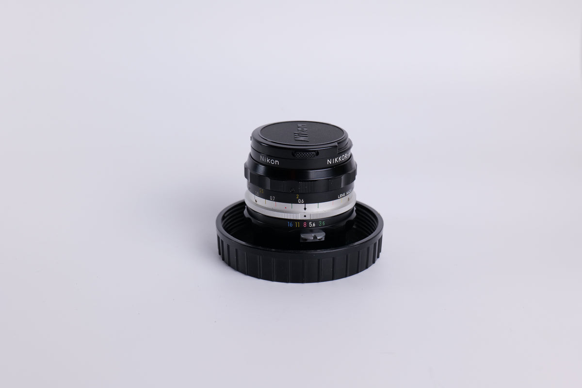 Nikon Nikkor-H Auto 28mm f/3.5 Pre-AI
