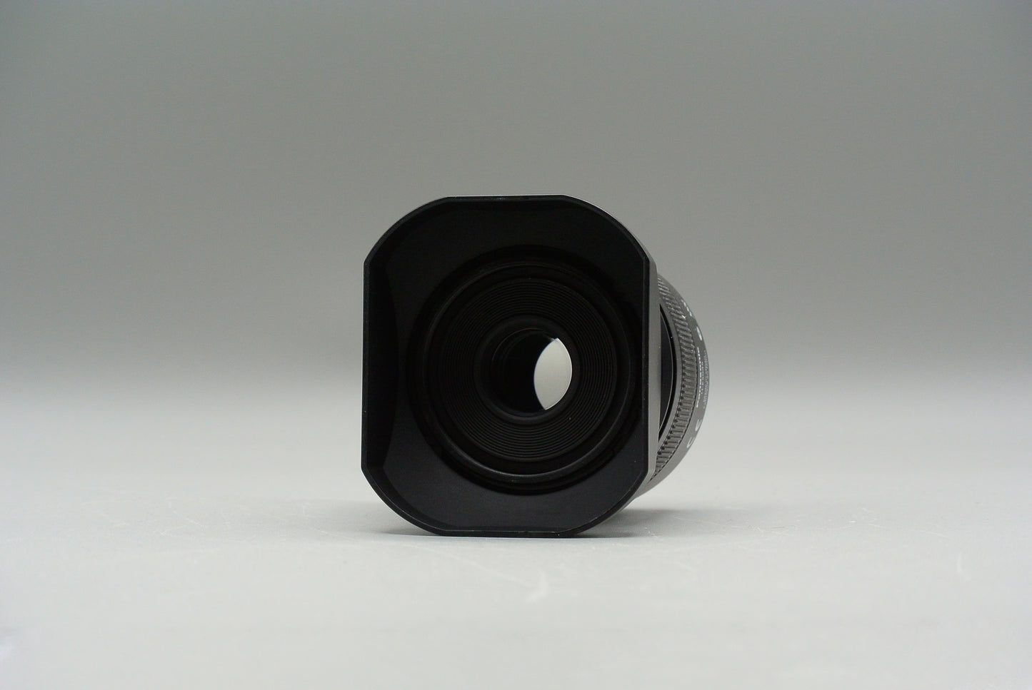 Leica DG Macro-Elmarit 45mm f2.8 MEGA O.I.S