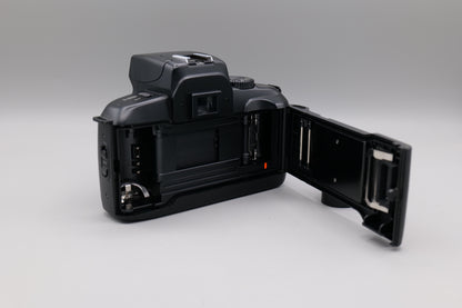 Canon EOS 700
